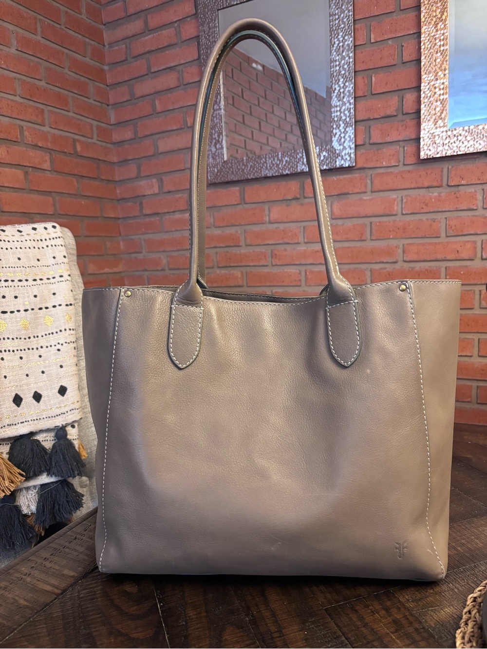 Frye Taupe Leather Tote🤩
